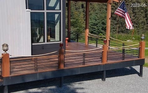 Barrier rope in POSH on decking