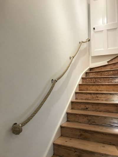 Example image for measuring for staircase ropes